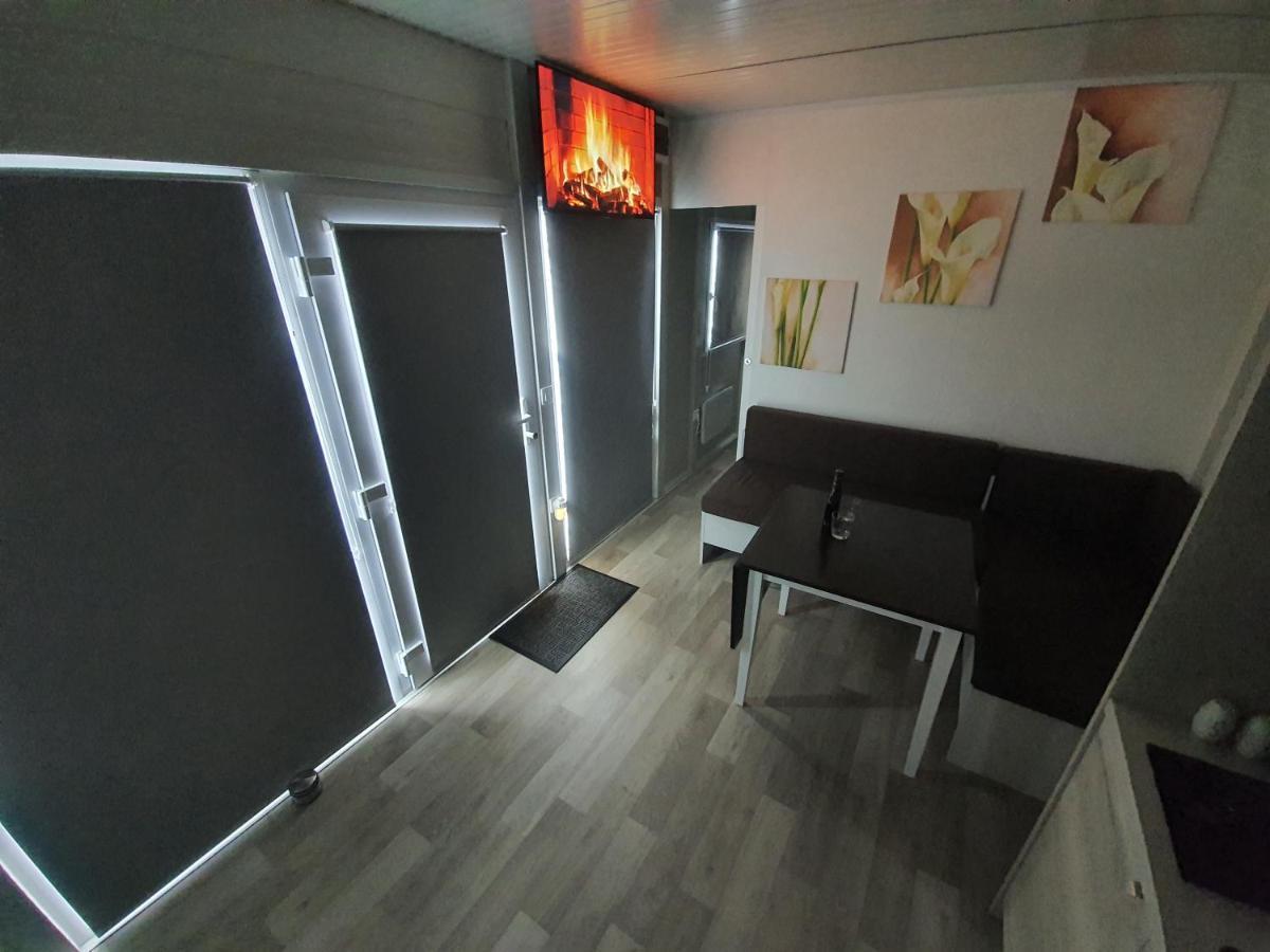 Roof Apartment Art-Pe Trebnje Luaran gambar